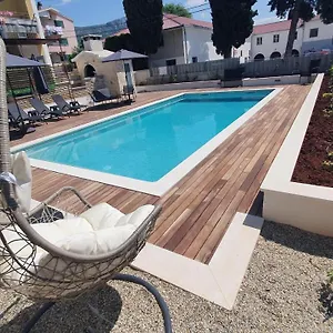  Apartman Mestrovic With Heated Swiming Pool- Near Split Croatia